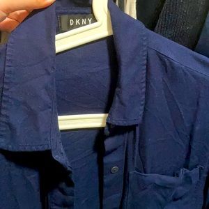 DKNY well-designed blouse size 4-6
